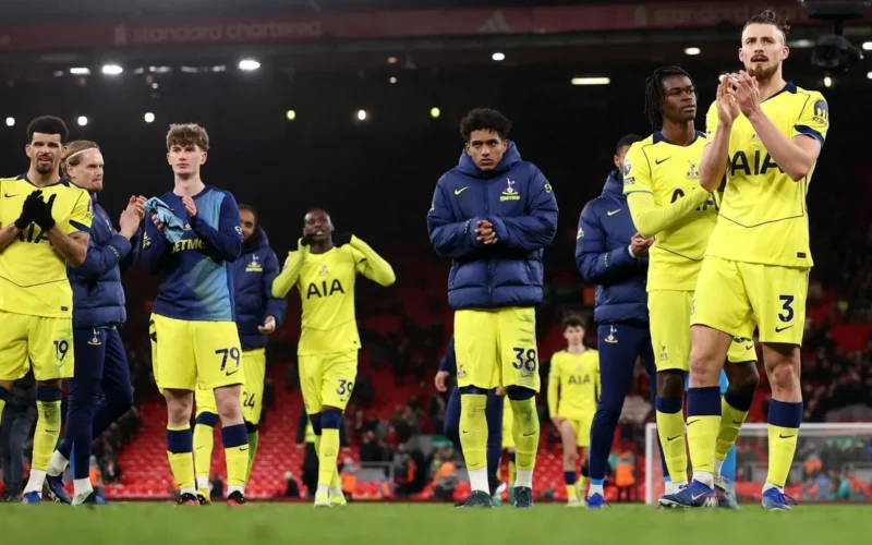 مشجعو توتنهام يلغون احتجاجهم ضد مجلس الإدارة قبل مواجهة نوتنغهام فورست الحاسمة